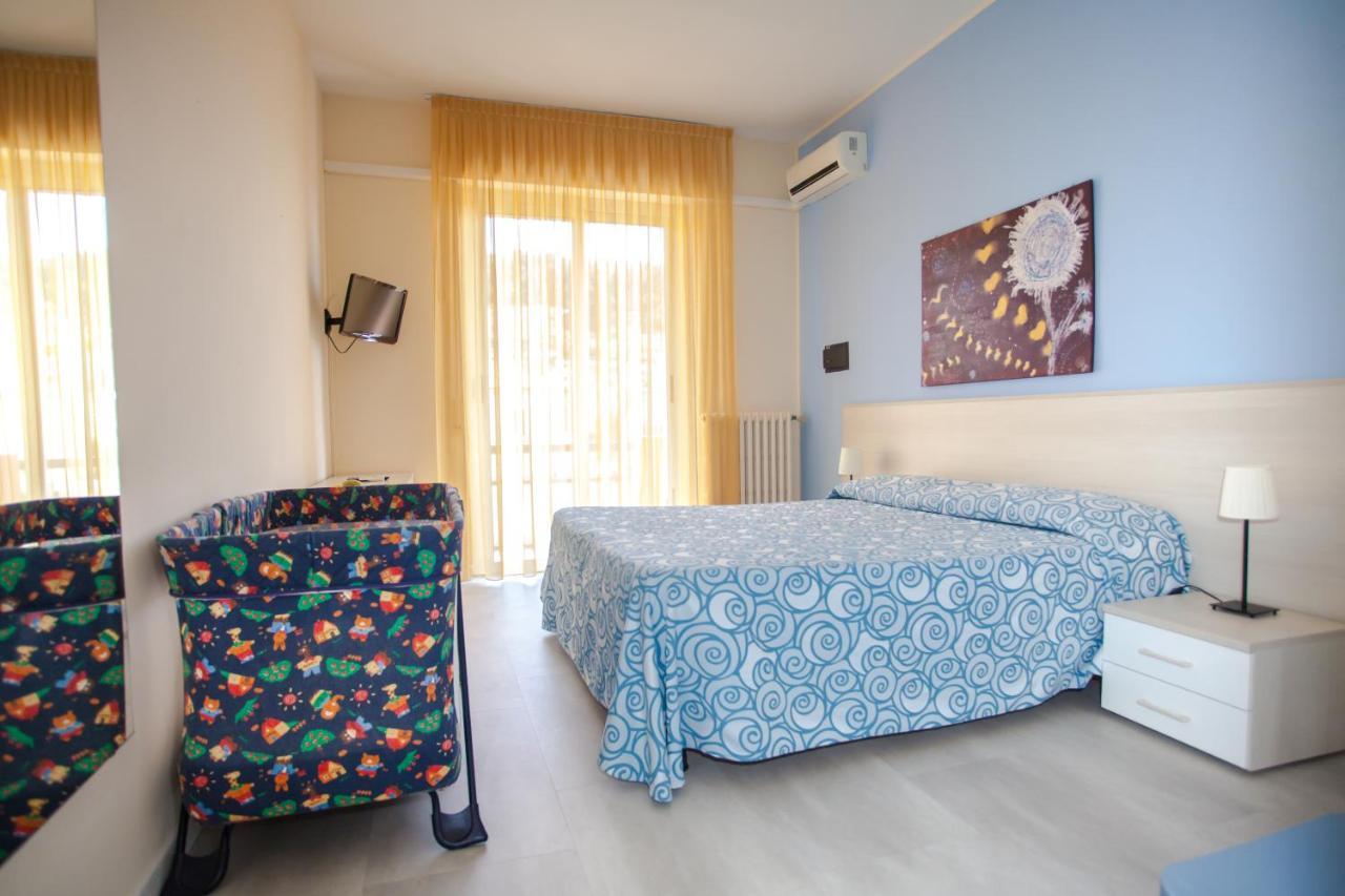 Residence La Palma Marina dʼMarina dʼAndora Esterno foto